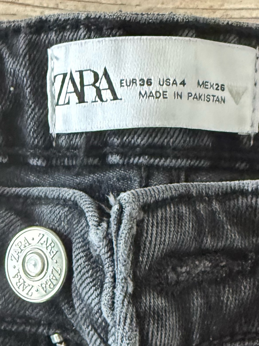 Zara Women's Black Skinny Jeans - High-Rise Stretch